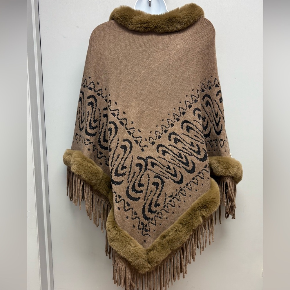 Northern Angel Faux Fur Pearl Accent Fringed Poncho L/XL - Picture 2 of 8